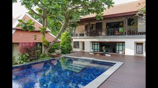 Luxury Thai-Balinese Villa within walking distance to Nai Harn Beach
