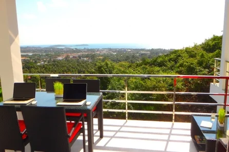 Stylish two-bedroom apartment with sea and mountain view in quiet residential area